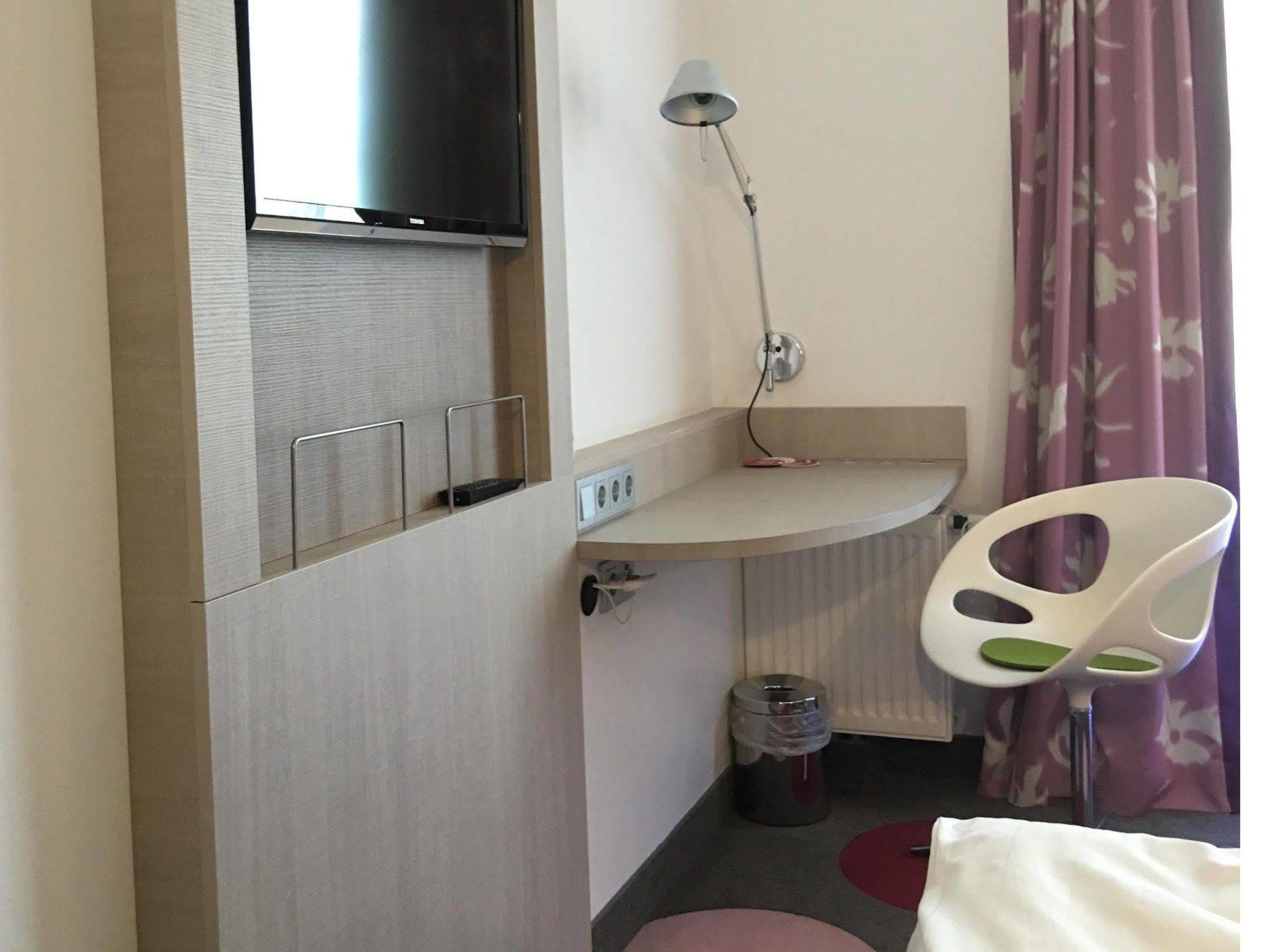 Hotel Smartino ชเวบิชฮัลล์ ภายนอก รูปภาพ