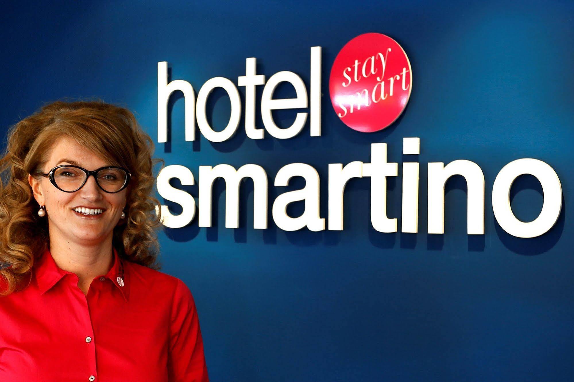 Hotel Smartino ชเวบิชฮัลล์ ภายนอก รูปภาพ