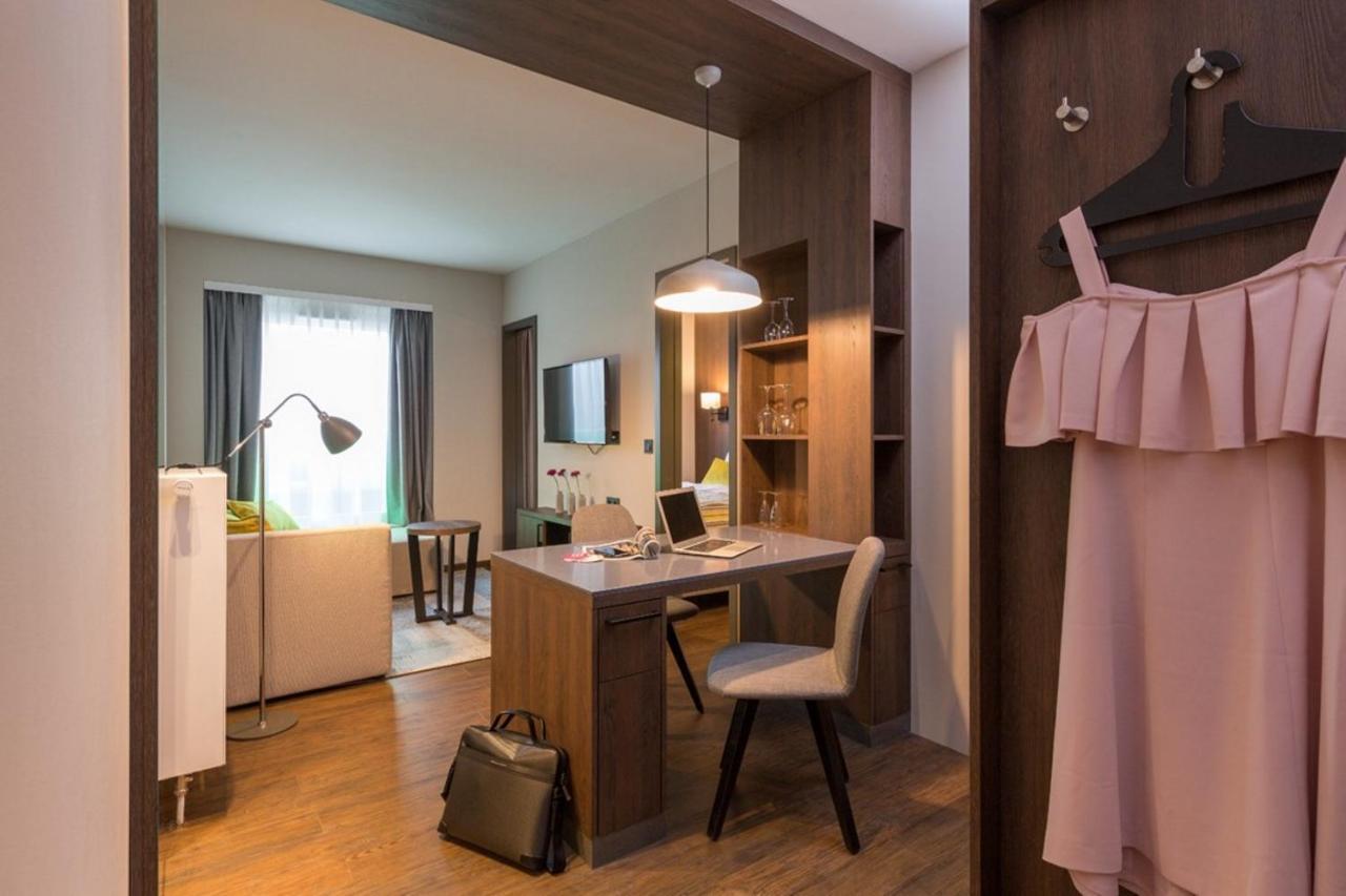 Hotel Smartino ชเวบิชฮัลล์ ภายนอก รูปภาพ