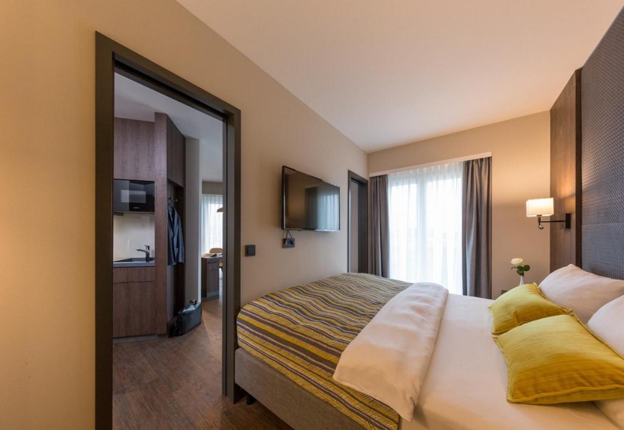 Hotel Smartino ชเวบิชฮัลล์ ภายนอก รูปภาพ